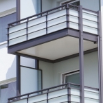 balkon-balkonanbau-balkonsystem-anbaubalkon-balkon-balkonbau-balkonsysteme-aluminiumbalkon-betonbalkon-zeitungsartikel-kassel-mommenroederstrasse_fm_008